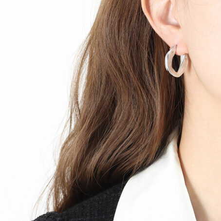 Timeless K18 Gold-Plated Hoop Earrings - Image 3